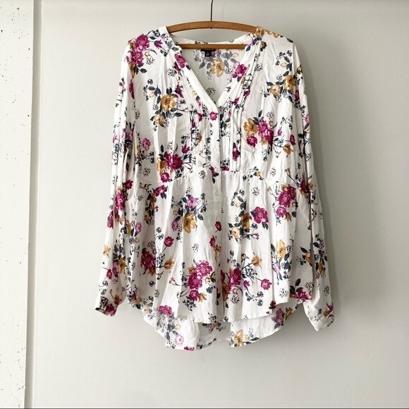Torrid Floral Challis Button Blouse 1X - Picture 2 of 6